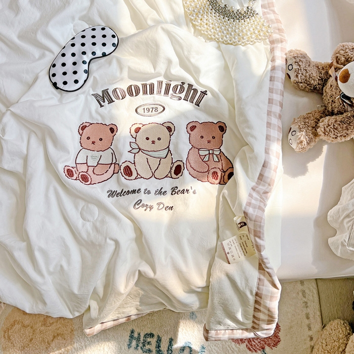 91家纺网 家纺一手货源 找家纺 海岛哥哥 2025年新款绣花夏被 三只小熊-咖