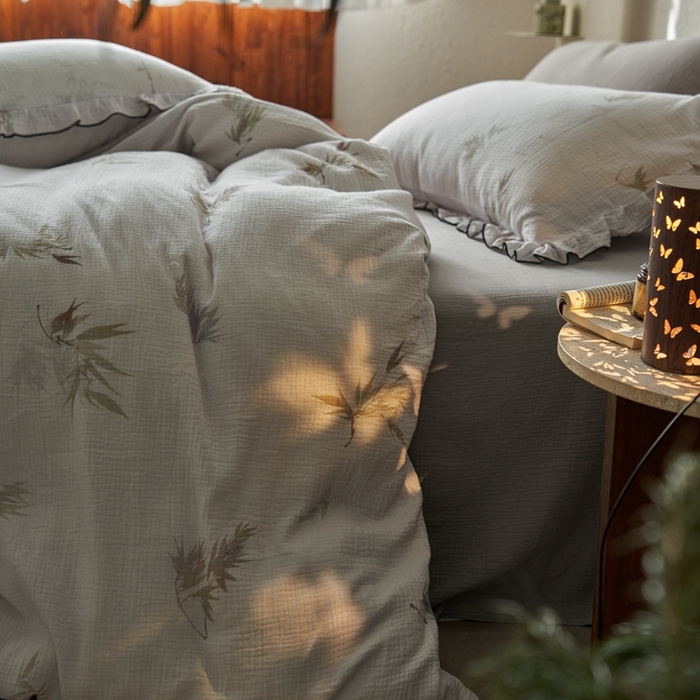 91家纺网 家纺一手货源 找家纺 安莱生活2025年新款全棉精梳棉双层纱绉纱数码印花四件套及夏凉被系列3 水竹烟