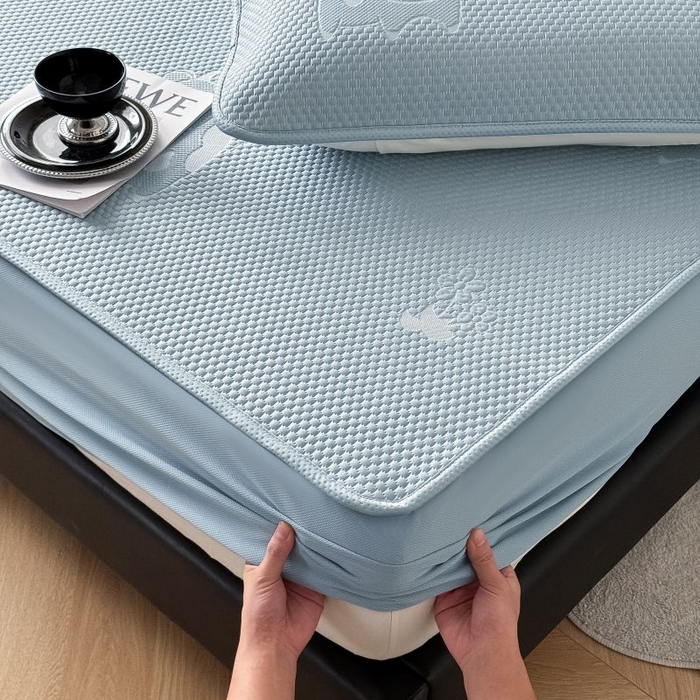 91家纺网 家纺一手货源 找家纺 卡罗兰 2025新款豆豆凉席PE提花豆豆席奶牛系列-床笠款 蓝色