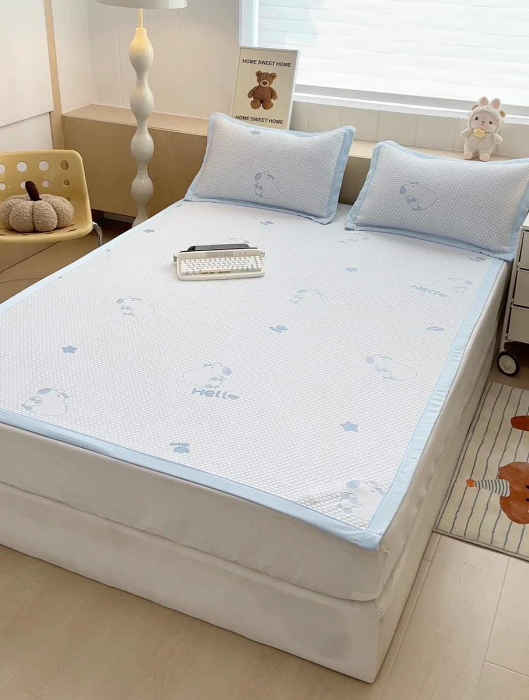 91家纺网 家纺一手货源 找家纺 绣女坊 2025新款冰豆豆提花凉席三件套 卡皮巴拉-蓝