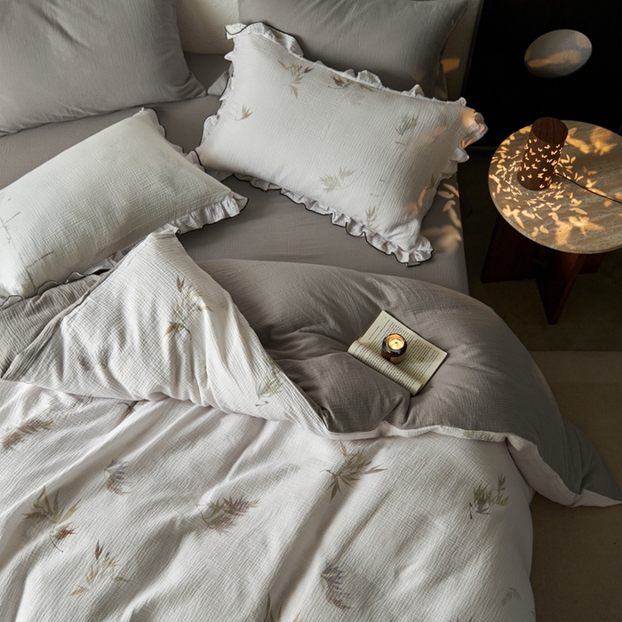 91家纺网 家纺一手货源 找家纺 安莱生活2025年新款全棉精梳棉双层纱绉纱数码印花四件套及夏凉被系列3 水竹烟