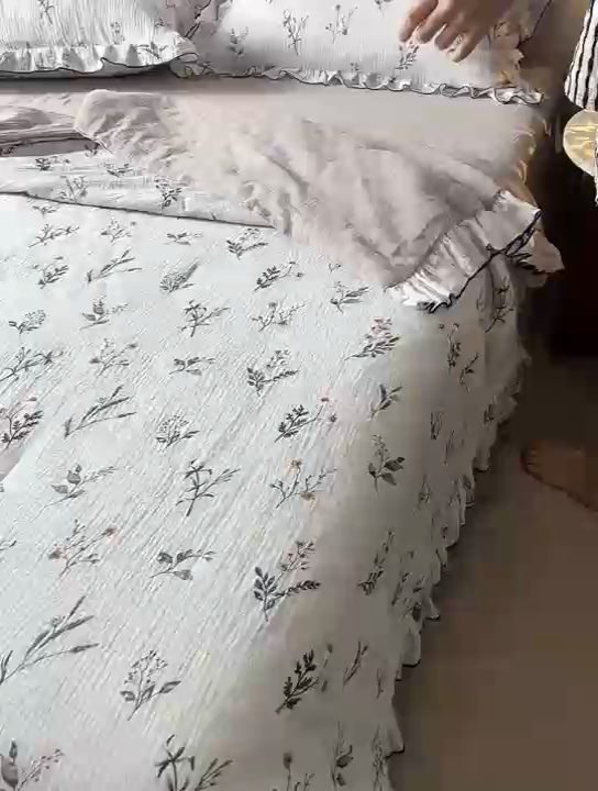 91家纺网 家纺一手货源 找家纺 安莱生活2025年新款全棉精梳棉双层纱绉纱数码印花四件套及夏凉被系列3 织麦-白