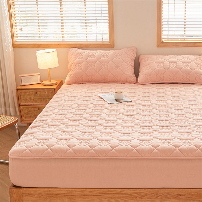 91家纺网 家纺一手货源 找家纺 3C 2025新款A类全棉四叶草防水隔脏床笠 防水 浅语-香妃粉