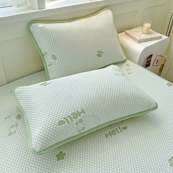 91家纺网 家纺一手货源 找家纺 绣女坊 2025新款冰豆豆提花凉席三件套 卡皮巴拉-绿色