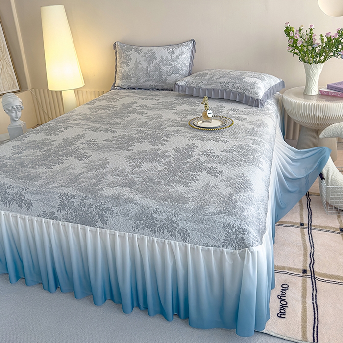 91家纺网 家纺一手货源 找家纺 冬然家纺 2025新款冰豆豆席子凉席床裙款 梦幻森林-灰