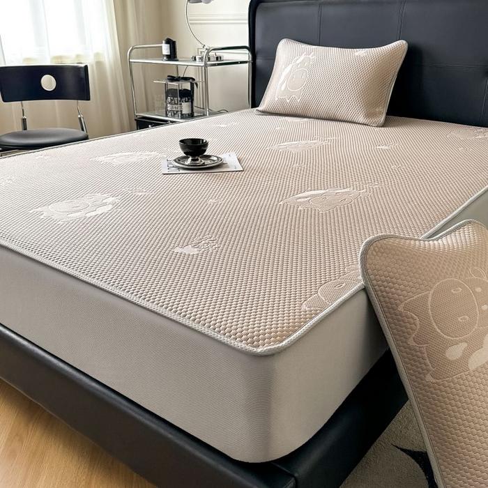 91家纺网 家纺一手货源 找家纺 卡罗兰 2025新款豆豆凉席PE提花豆豆席奶牛系列-床笠款 咖色