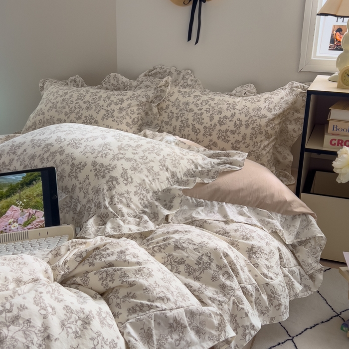 91家纺网 家纺一手货源 找家纺 希丞家居 2025新款云感提花双层纱花边四件套 山楂树下