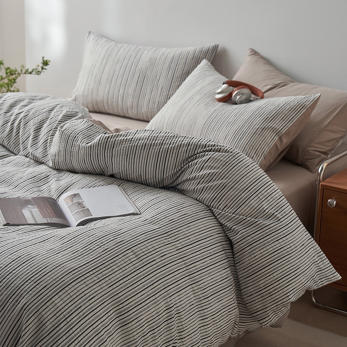 91家纺网 家纺一手货源 找家纺 千朵森  2025新款全棉色织提花条纹四件套 提花条纹-墨