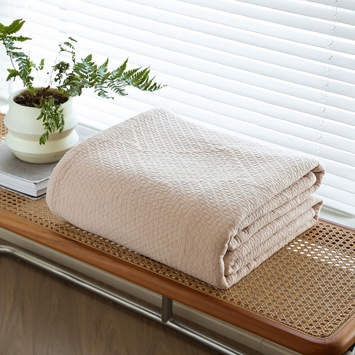 91家纺网 家纺一手货源 找家纺 雯雨家纺2025新款A类全棉加厚六层纱提花纯色盖毯 六层纱-卡其