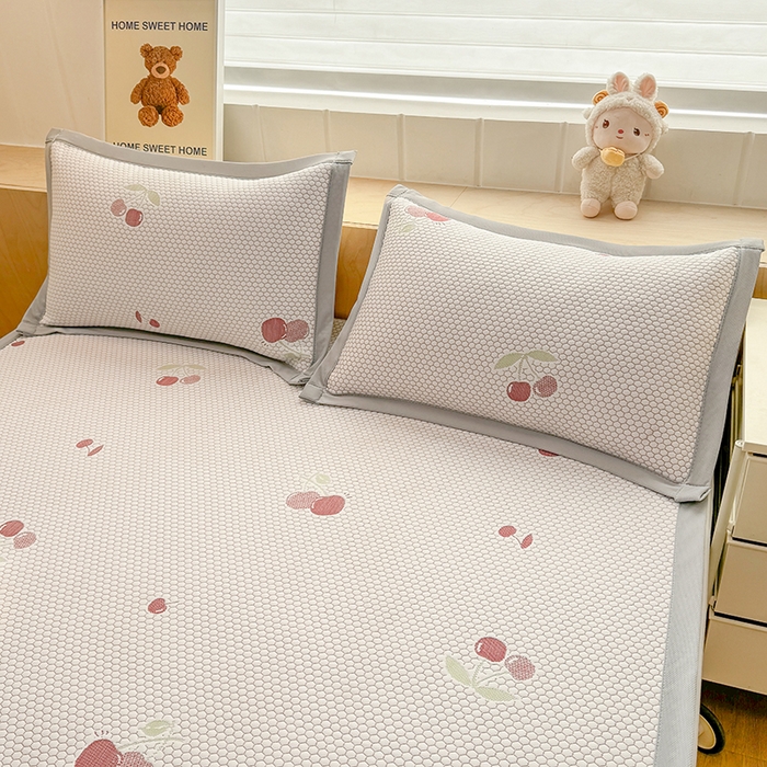 91家纺网 家纺一手货源 找家纺 绣女坊 2025新款冰豆豆提花凉席三件套 樱桃