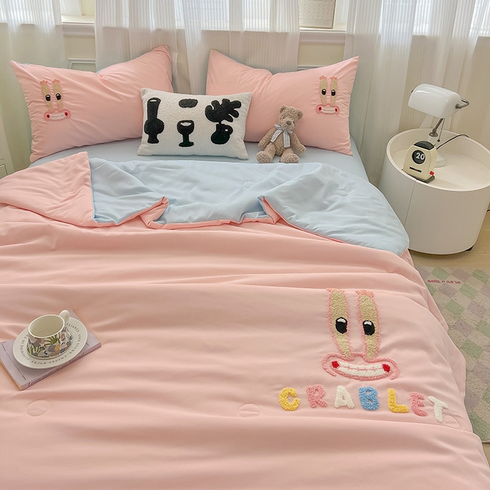 91家纺网 家纺一手货源 找家纺 眠帛家居 2025新款A类水洗皱皱纱毛巾绣夏被四件套 蟹先生