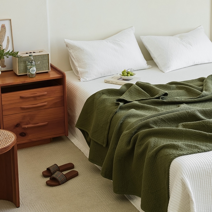 91家纺网 家纺一手货源 找家纺 雯雨家纺2025新款A类全棉加厚六层纱提花纯色盖毯 六层纱-橄榄绿