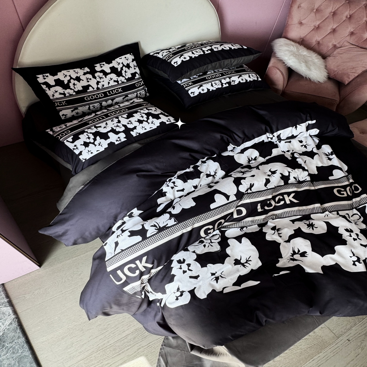 91家纺网 家纺一手货源 找家纺 丽斐 2025新款磨毛数码印花四件套 磨毛黑栀子花