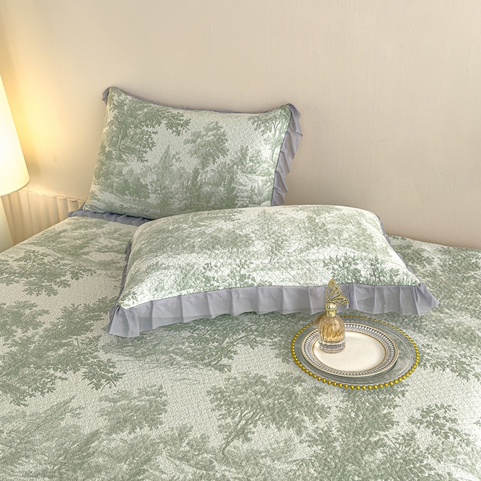 91家纺网 家纺一手货源 找家纺 冬然家纺 2025新款冰豆豆席子凉席床裙款 梦幻森林-绿