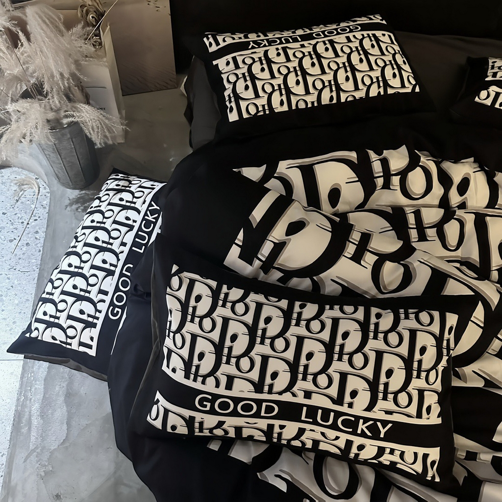 91家纺网 家纺一手货源 找家纺 丽斐 2025新款磨毛数码印花四件套 磨毛黑迪