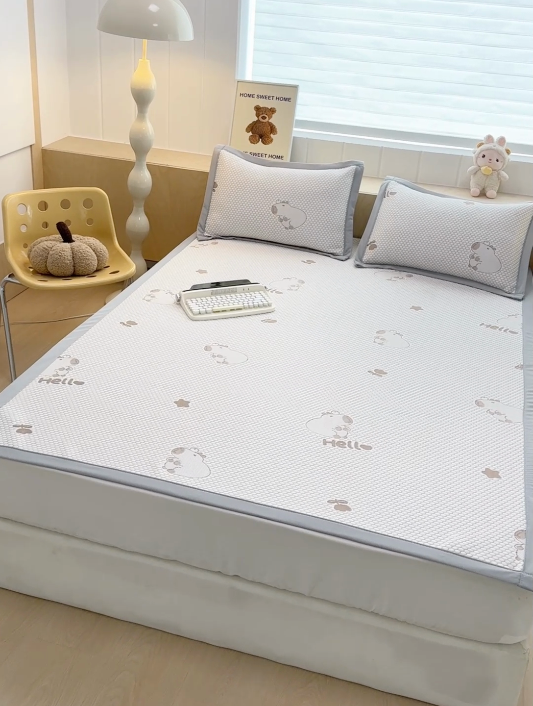 91家纺网 家纺一手货源 找家纺 绣女坊 2025新款冰豆豆提花凉席三件套 卡皮巴拉-卡其