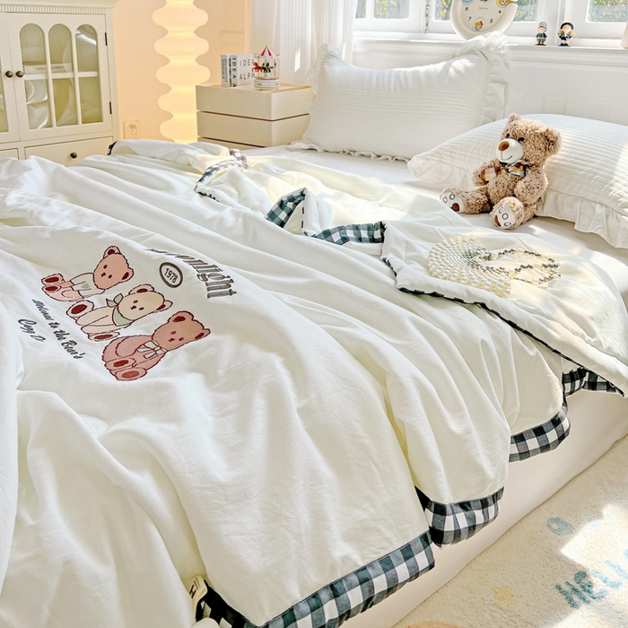 91家纺网 家纺一手货源 找家纺 海岛哥哥 2025年新款绣花夏被 三只小熊-黑