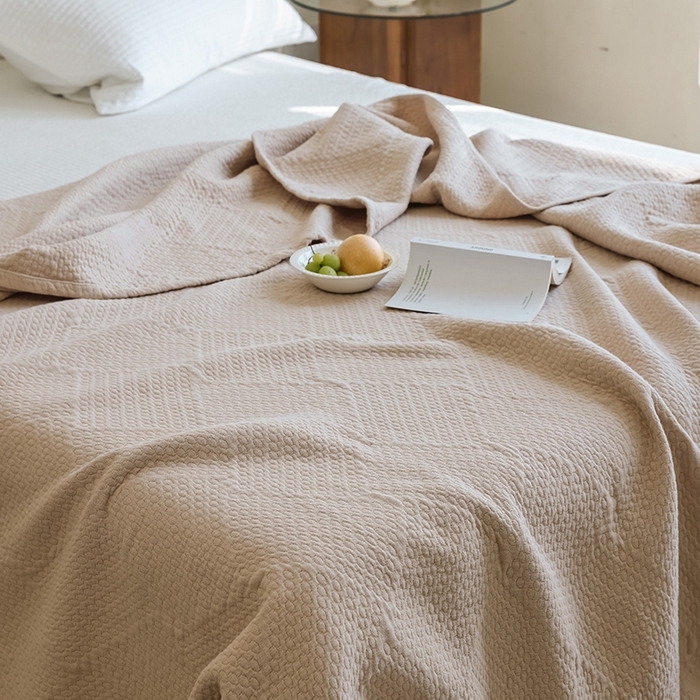 91家纺网 家纺一手货源 找家纺 雯雨家纺2025新款A类全棉加厚六层纱提花纯色盖毯 六层纱-卡其