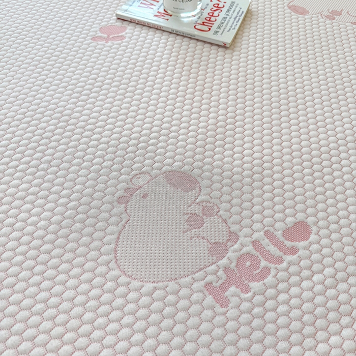 91家纺网 家纺一手货源 找家纺 绣女坊 2025新款冰豆豆提花凉席三件套 卡皮巴拉-粉色