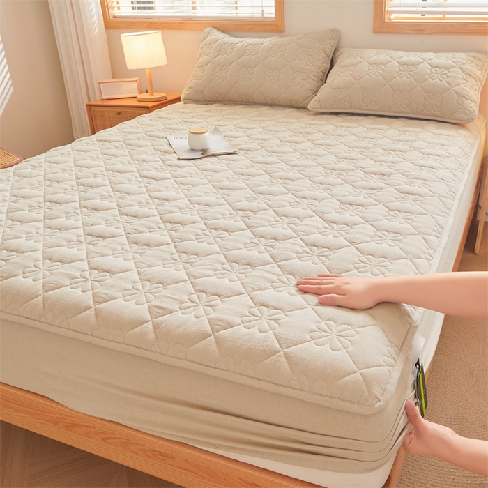 91家纺网 家纺一手货源 找家纺 3C 2025新款A类全棉四叶草防水隔脏床笠 防水 浅语-浅卡其