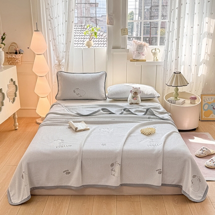 91家纺网 家纺一手货源 找家纺 家喜爱 2025新款A类5D华夫格冰豆豆针织棉夏被盖毯 卡皮巴拉-灰