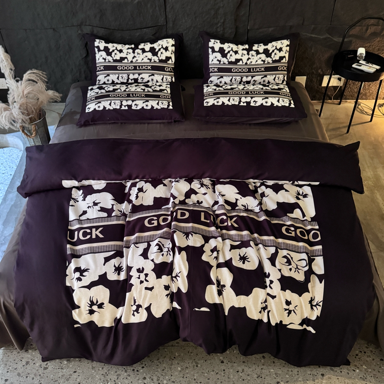 91家纺网 家纺一手货源 找家纺 丽斐 2025新款磨毛数码印花四件套 磨毛黑栀子花