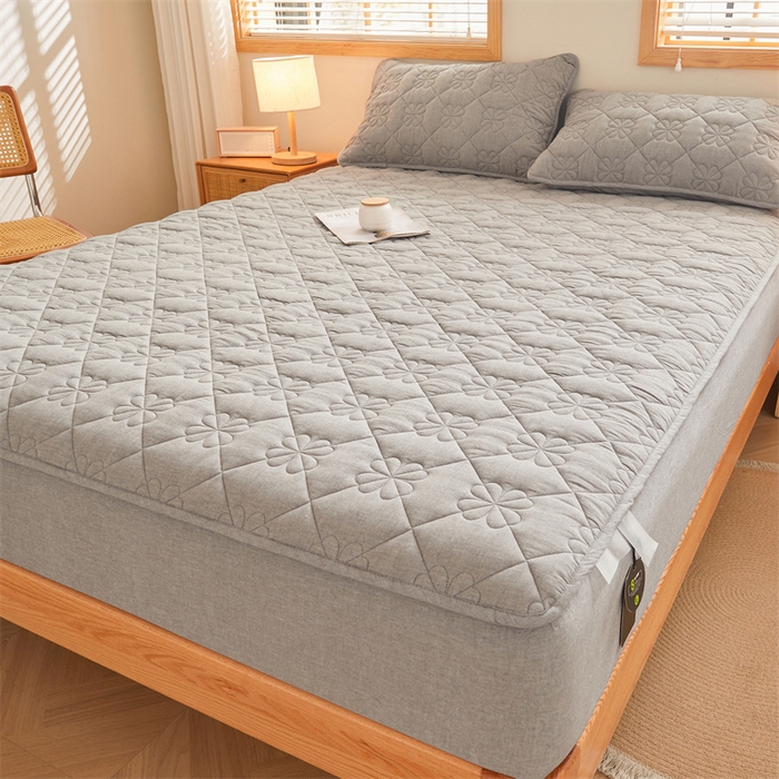 91家纺网 家纺一手货源 找家纺 3C 2025新款A类全棉四叶草防水隔脏床笠 防水 浅语-云雾灰