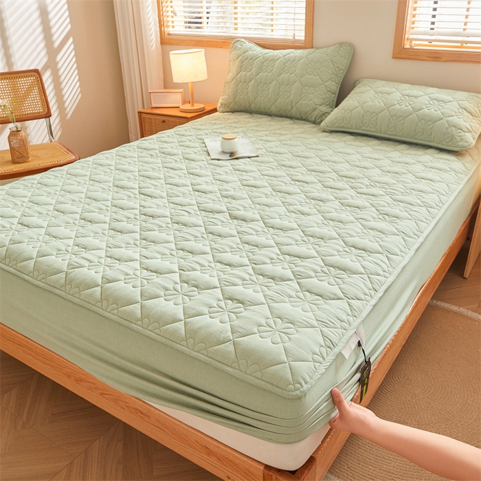 91家纺网 家纺一手货源 找家纺 3C 2025新款A类全棉四叶草防水隔脏床笠 防水 浅语-抹茶绿