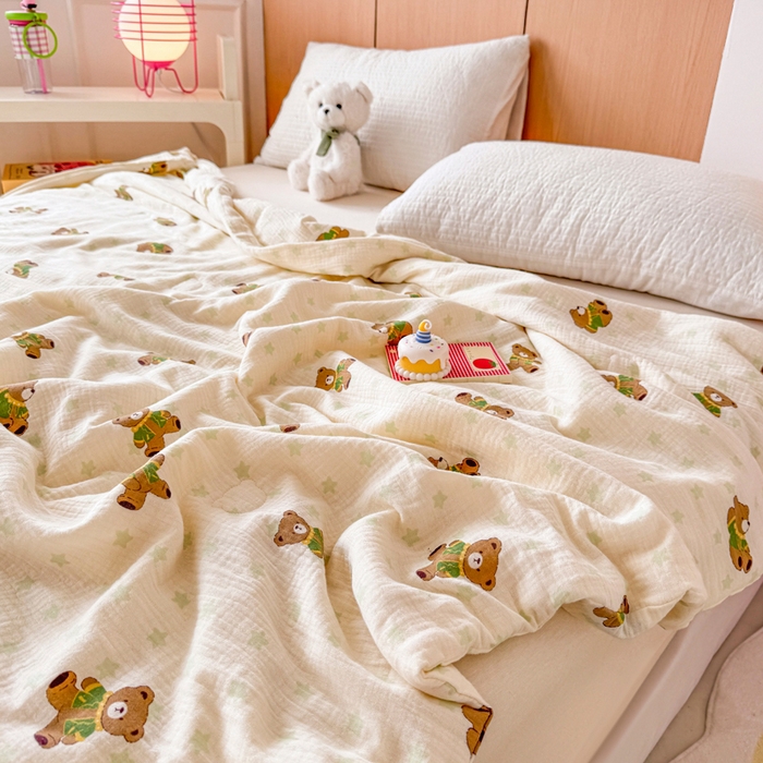 91家纺网 家纺一手货源 找家纺 薇玛仕 2025新款A类全棉双层皱皱纱印花款大豆夏凉被空调被儿童被被子被芯 调皮小熊