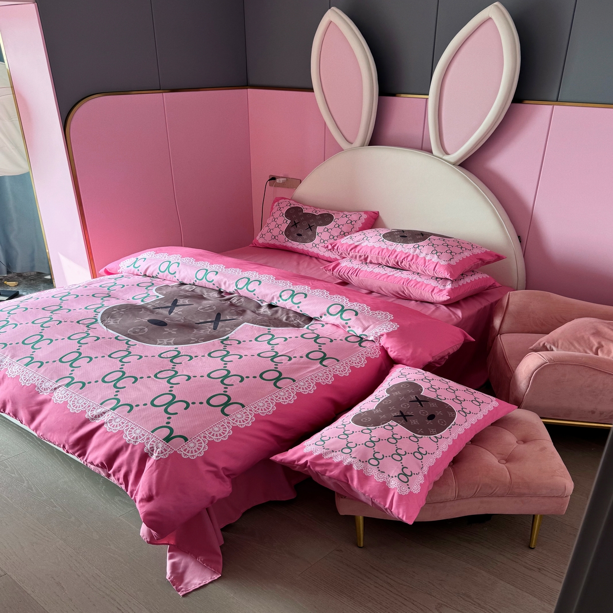 91家纺网 家纺一手货源 找家纺 丽斐 2025新款磨毛数码印花四件套 磨毛粉色ccoco