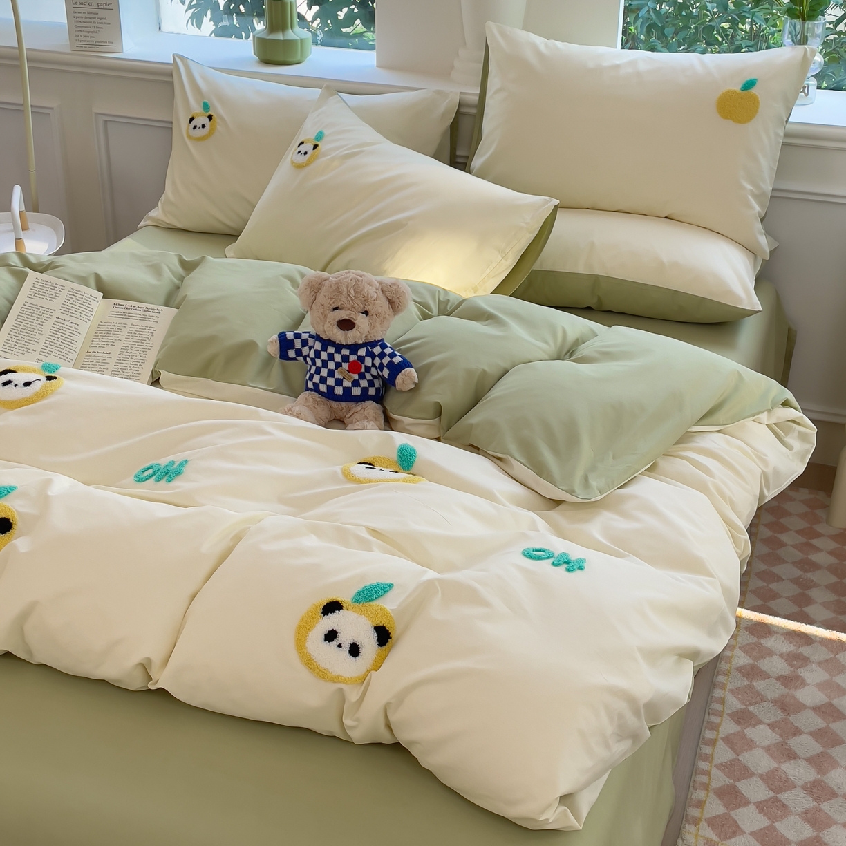 91家纺网 家纺一手货源 找家纺 锦觅家纺  2025新款奶油小清新毛巾绣全棉纯棉四件套-风格一（专版散花必须控价） 苹果熊猫