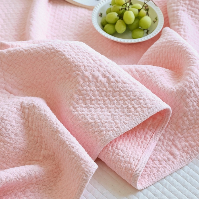91家纺网 家纺一手货源 找家纺 雯雨家纺2025新款A类全棉加厚六层纱提花纯色盖毯 六层纱-粉色