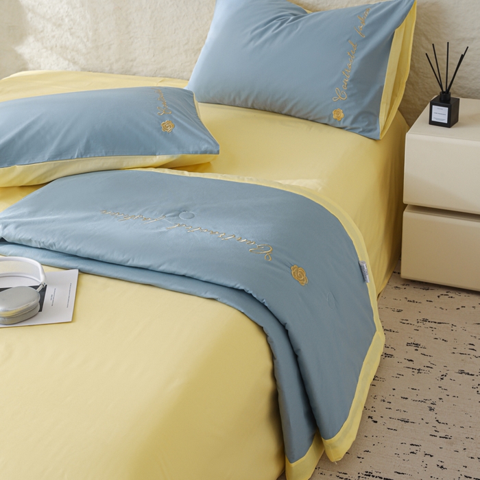 91家纺网 家纺一手货源 找家纺 简宜家居（朝初家纺） 2025新款纯棉刺绣山茶花大豆被 山茶花-蓝黄