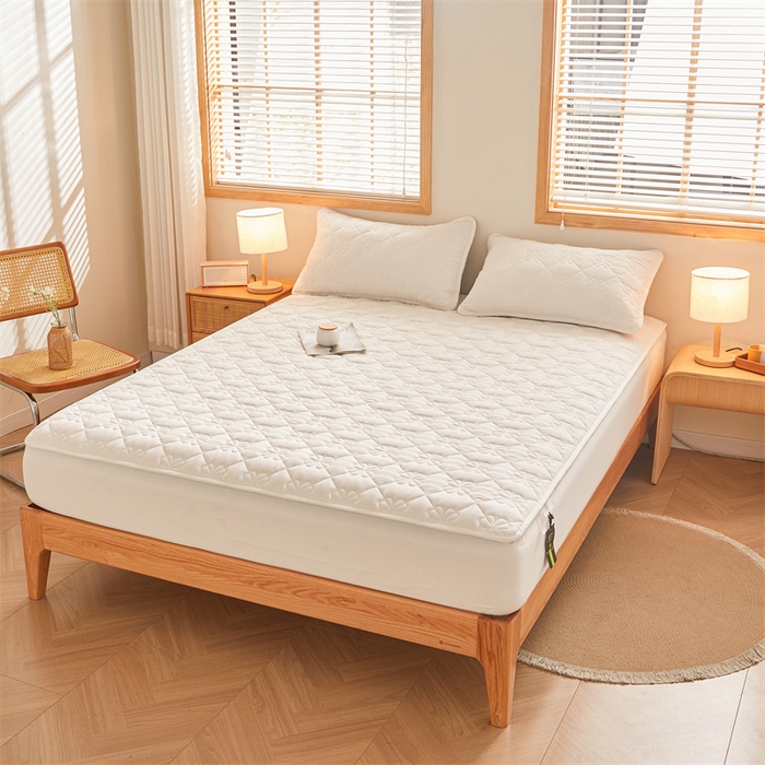 91家纺网 家纺一手货源 找家纺 3C 2025新款A类全棉四叶草防水隔脏床笠 防水 浅语-云朵白