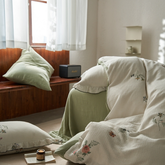 91家纺网 家纺一手货源 找家纺 安莱生活2025年新款全棉精梳棉双层纱绉纱数码印花四件套及夏凉被系列3 白茶清风