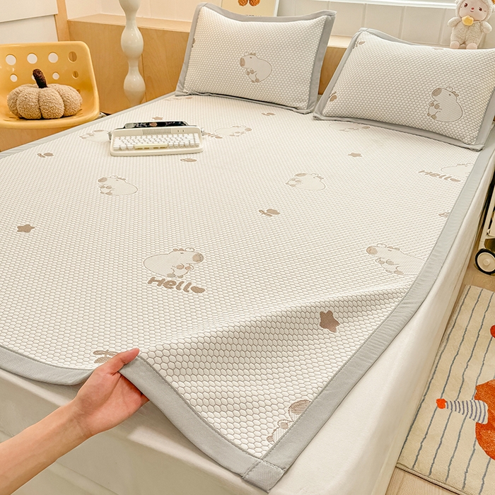 91家纺网 家纺一手货源 找家纺 绣女坊 2025新款冰豆豆提花凉席三件套 卡皮巴拉-卡其