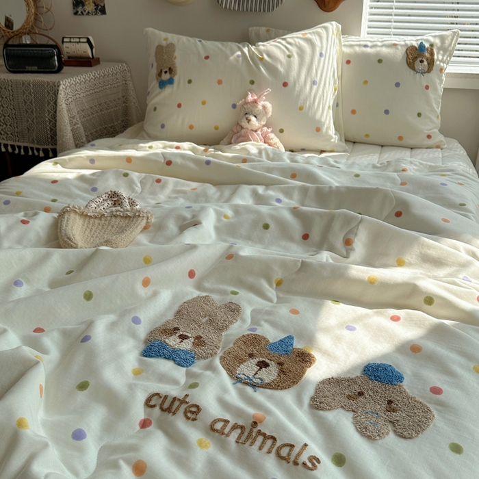 91家纺网 家纺一手货源 找家纺  曼町家居 全棉双层纱毛巾绣夏被三件套 元气星喵