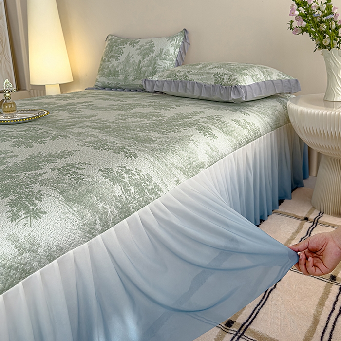 91家纺网 家纺一手货源 找家纺 冬然家纺 2025新款冰豆豆席子凉席床裙款 梦幻森林-绿