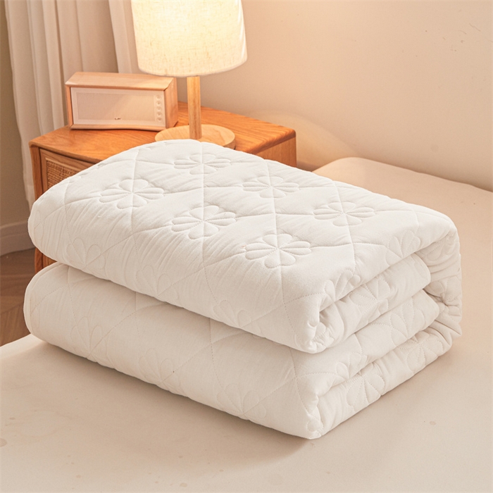 91家纺网 家纺一手货源 找家纺 3C 2025新款A类全棉四叶草防水隔脏床笠 防水 浅语-云朵白