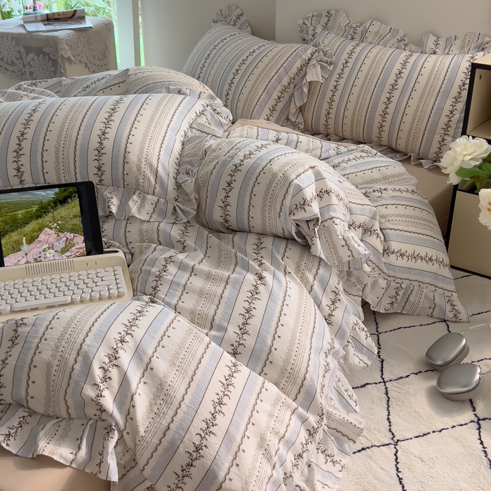 91家纺网 家纺一手货源 找家纺 希丞家居 2025新款云感提花双层纱花边四件套 小城故事