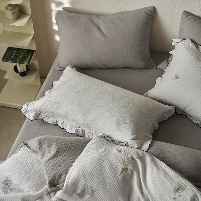 91家纺网 家纺一手货源 找家纺 安莱生活2025年新款全棉精梳棉双层纱绉纱数码印花四件套及夏凉被系列3 水竹烟