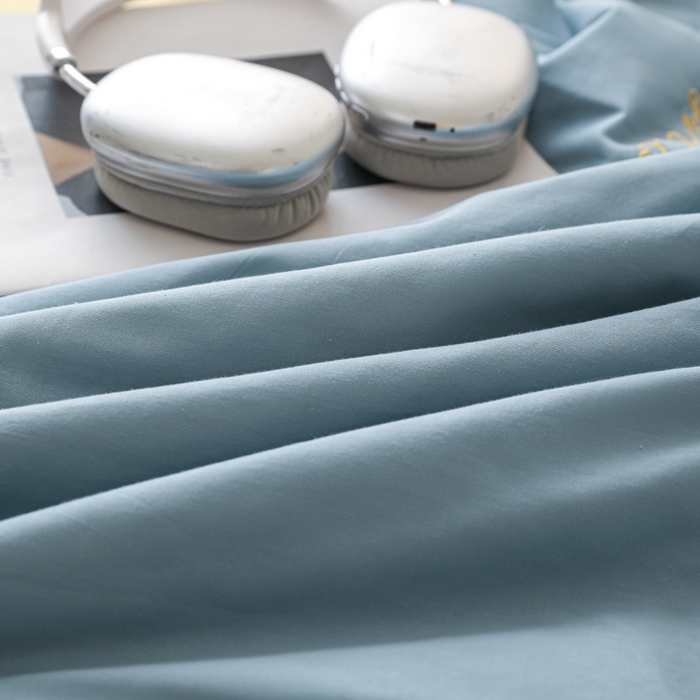 91家纺网 家纺一手货源 找家纺 简宜家居（朝初家纺） 2025新款纯棉刺绣山茶花大豆被 山茶花-蓝黄