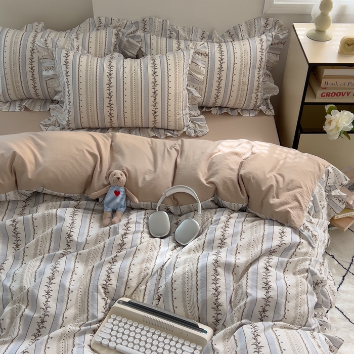 91家纺网 家纺一手货源 找家纺 希丞家居 2025新款云感提花双层纱花边四件套 小城故事