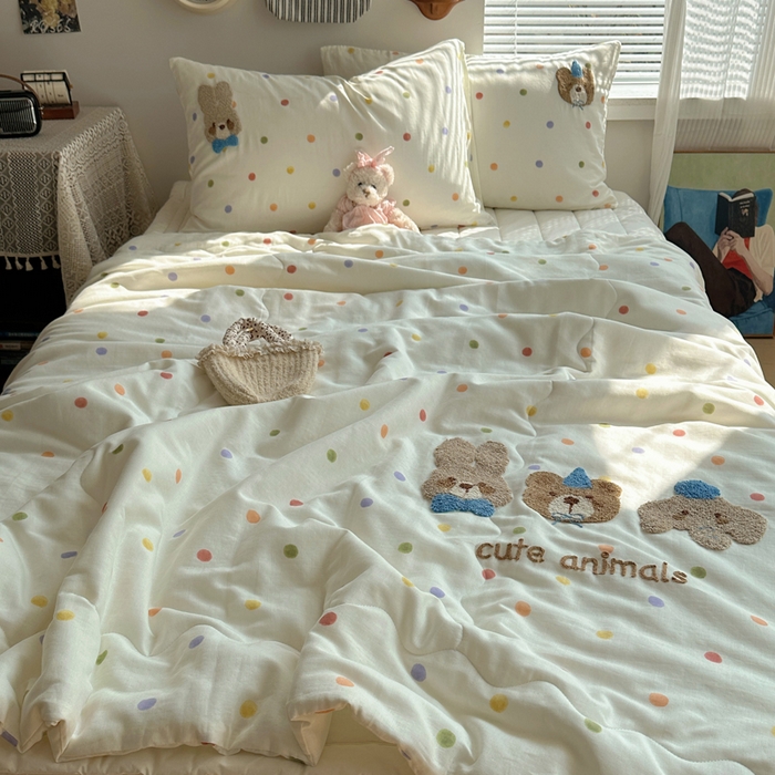 91家纺网 家纺一手货源 找家纺  曼町家居 全棉双层纱毛巾绣夏被三件套 元气星喵