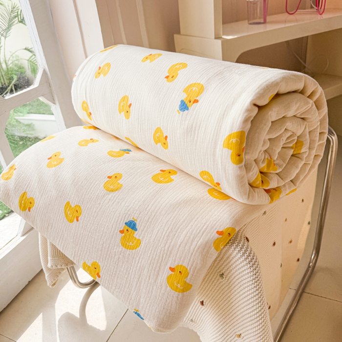 91家纺网 家纺一手货源 找家纺 薇玛仕 2025新款A类全棉双层皱皱纱印花款大豆夏凉被空调被儿童被被子被芯 小黄鸭