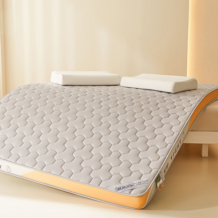 91家纺网 家纺一手货源 找家纺 锦逸2025新款牛奶丝乳胶床垫 三角格黑