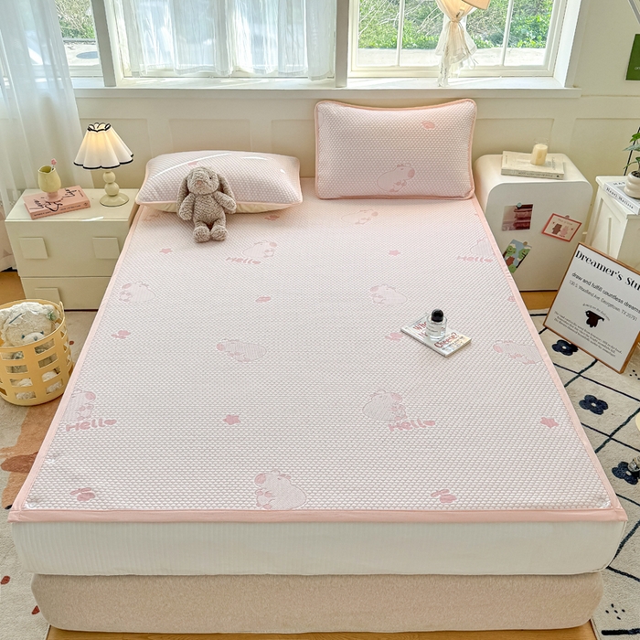 91家纺网 家纺一手货源 找家纺 绣女坊 2025新款冰豆豆提花凉席三件套 卡皮巴拉-粉色