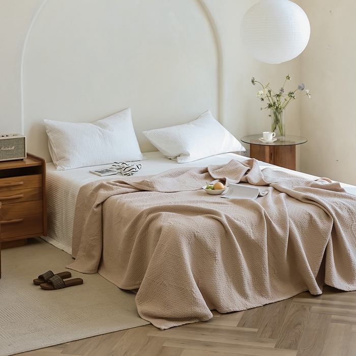 91家纺网 家纺一手货源 找家纺 雯雨家纺2025新款A类全棉加厚六层纱提花纯色盖毯 六层纱-卡其