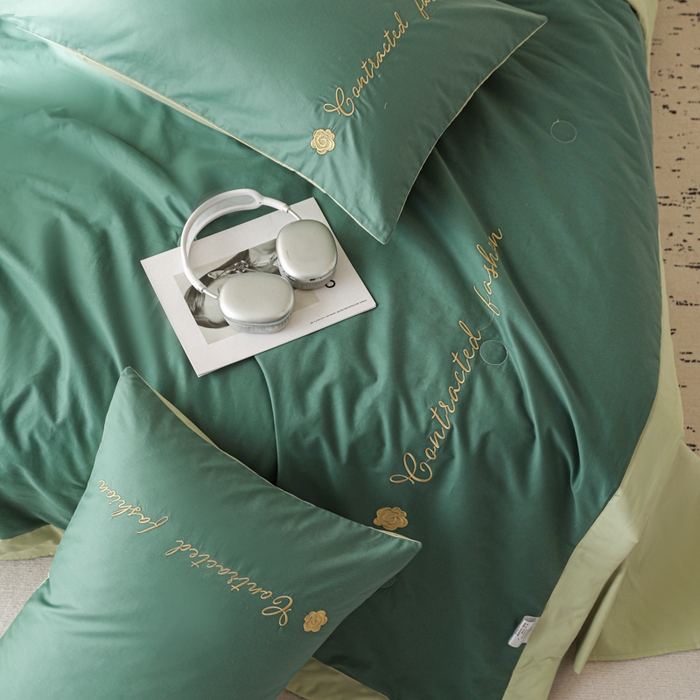 91家纺网 家纺一手货源 找家纺 简宜家居（朝初家纺） 2025新款纯棉刺绣山茶花大豆被 山茶花-水绿