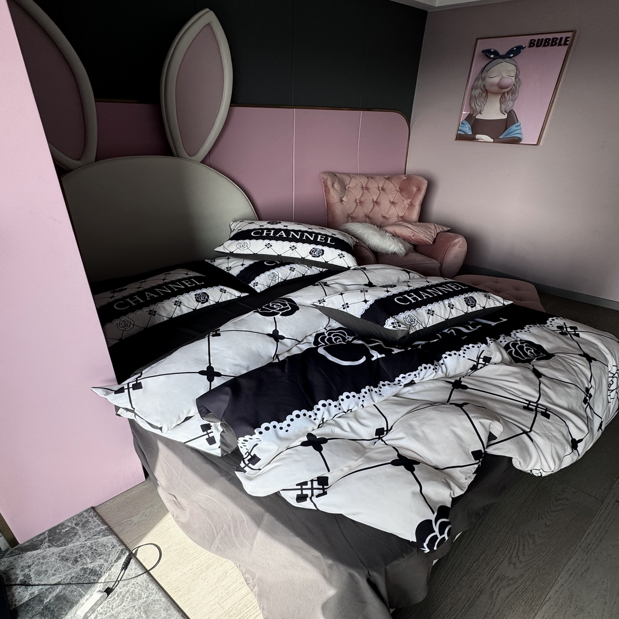 91家纺网 家纺一手货源 找家纺 丽斐 2025新款磨毛数码印花四件套 磨毛格格山茶